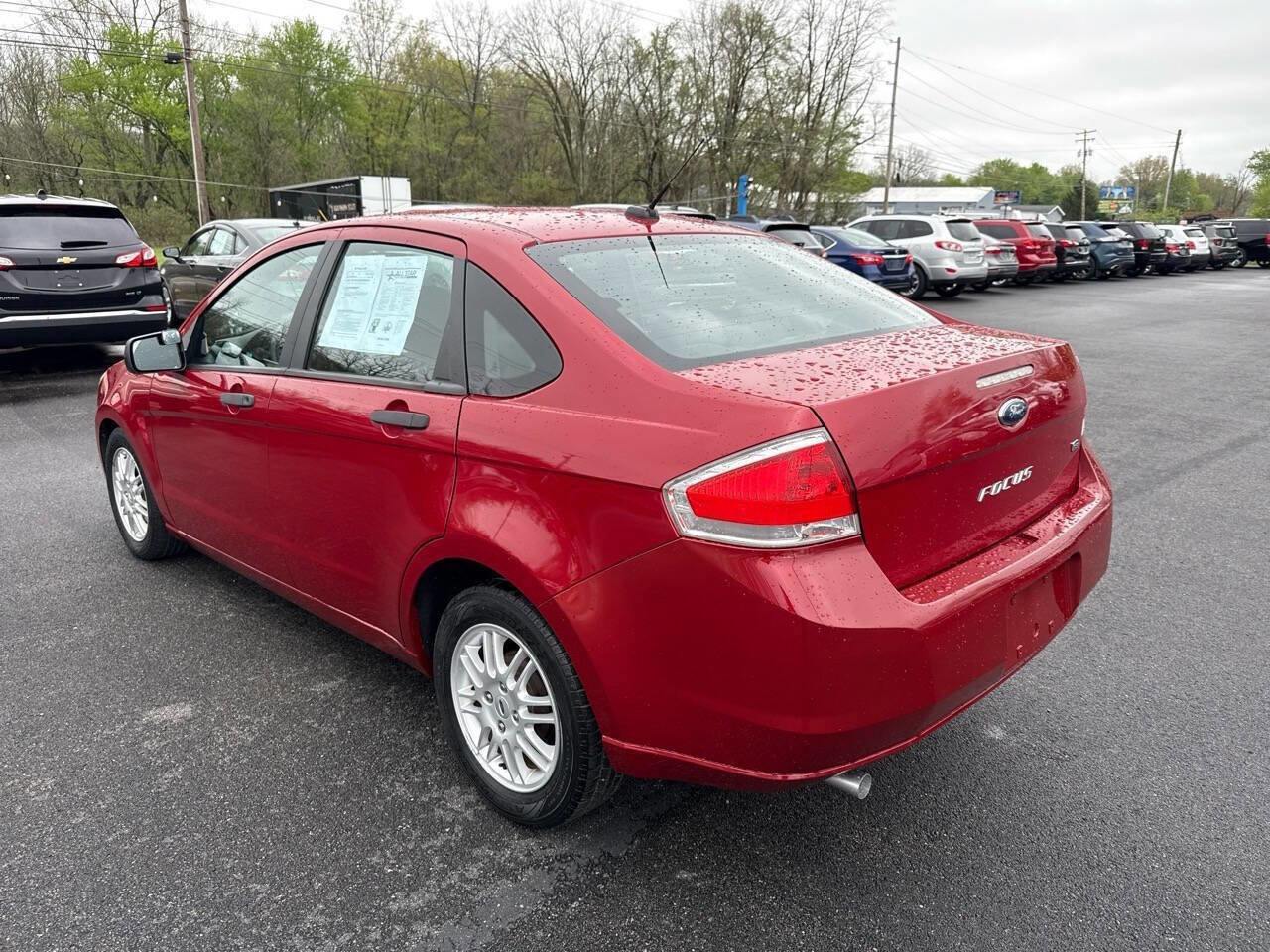 Used 2010 Ford Focus SE FWD image 5