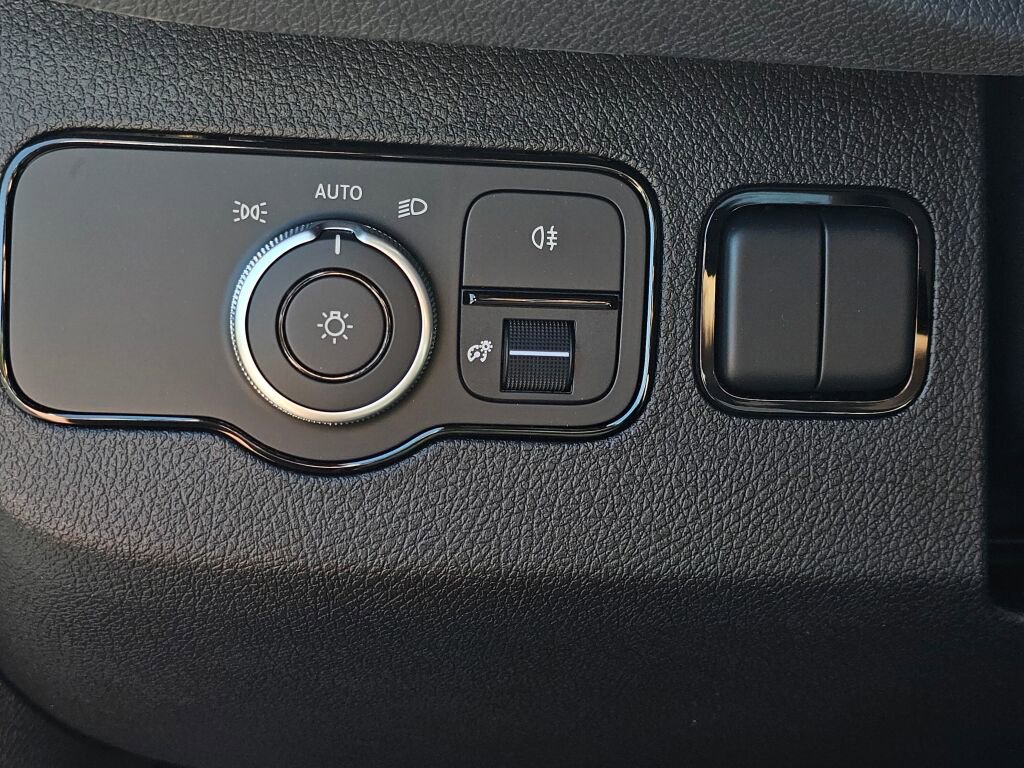 New 2024 Mercedes-Benz Sprinter 144 Cargo image 19