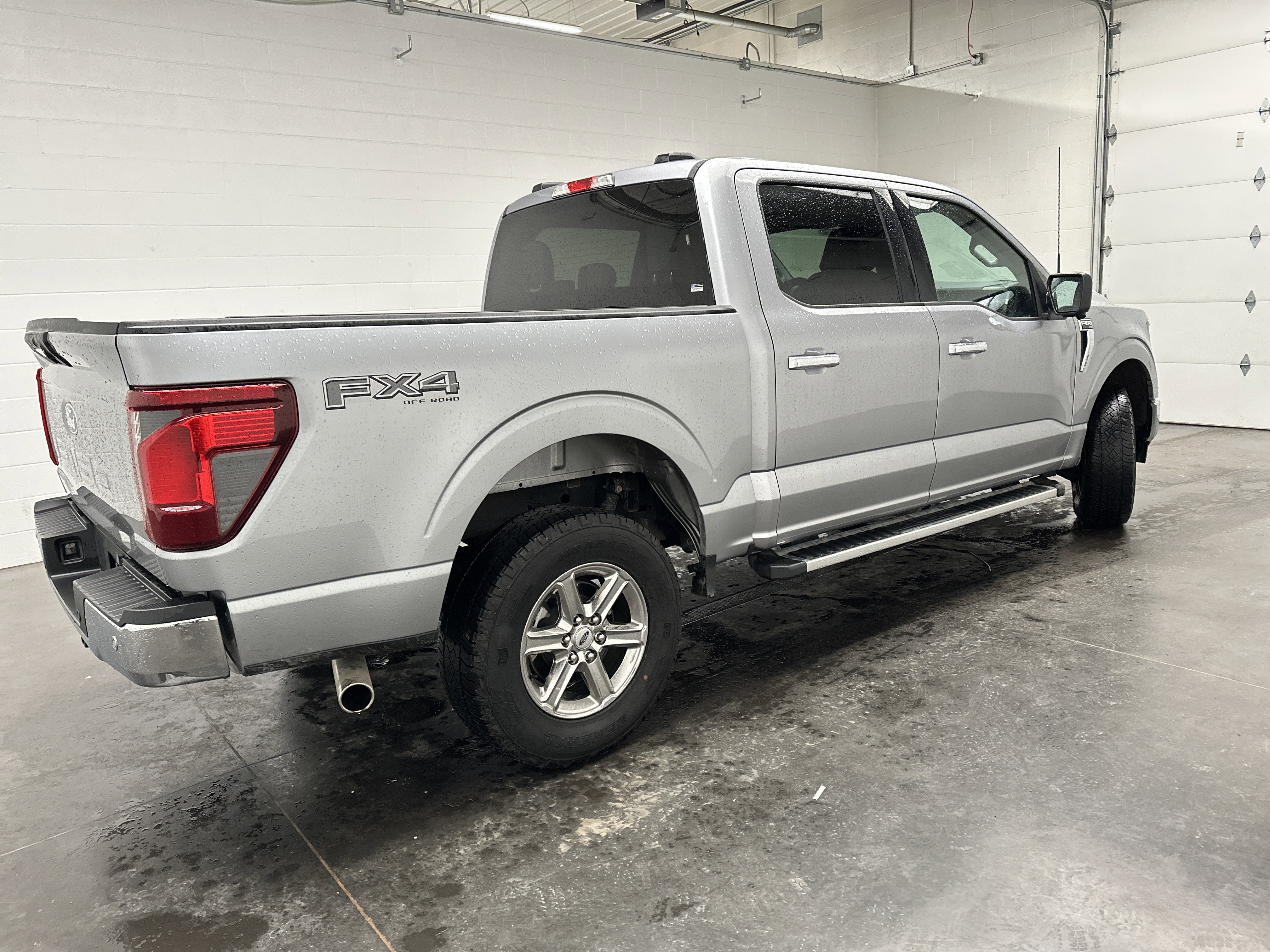 Used 2024 Ford F150 XLT w/ FX4 Off-Road Package image 10