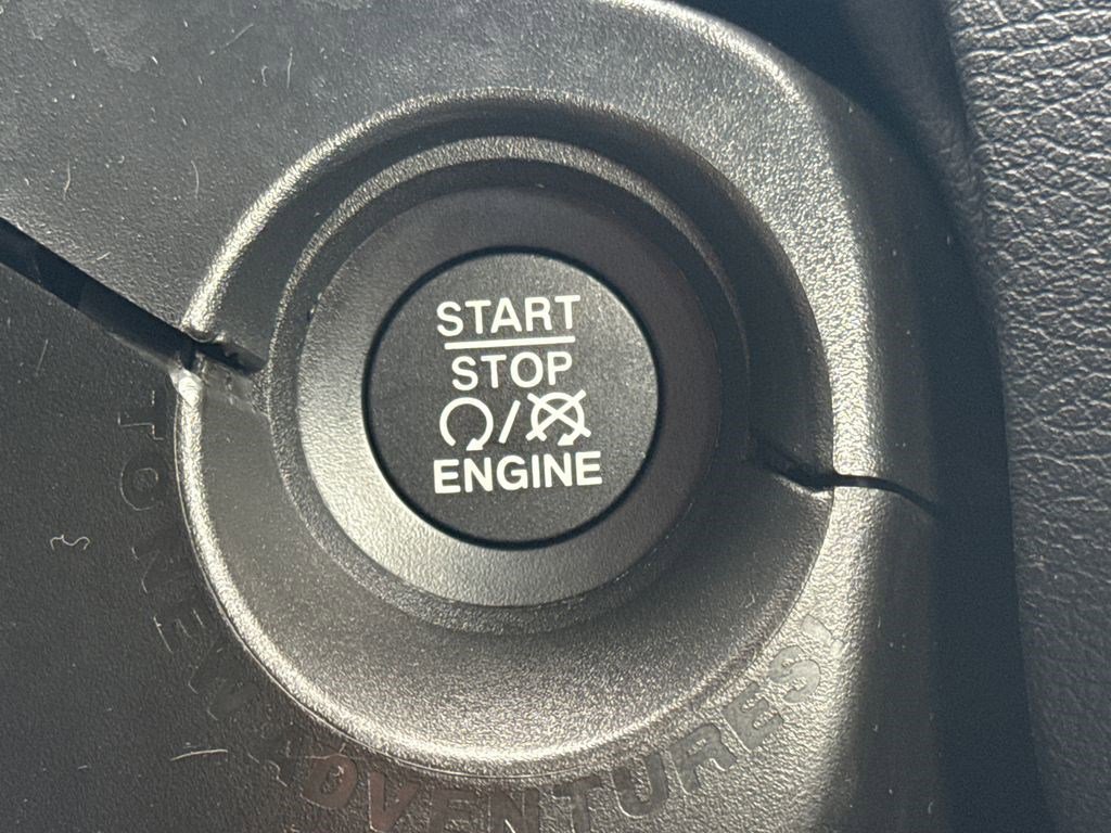 Used 2021 Jeep Renegade Limited image 26