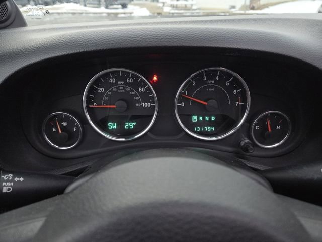 Used 2013 Jeep Wrangler Unlimited Sahara image 32