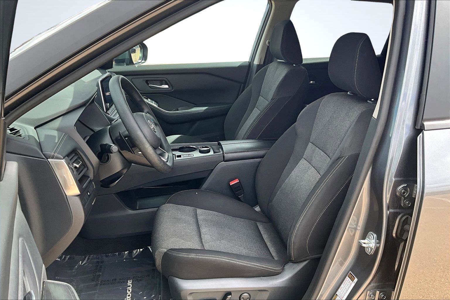 Used 2024 Nissan Rogue SV AWD/4WD image 26
