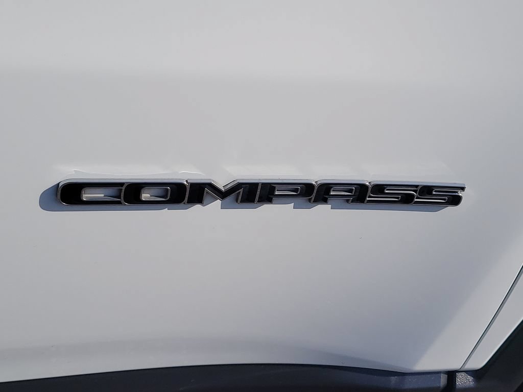 Used 2024 Jeep Compass Latitude AWD/4WD image 7