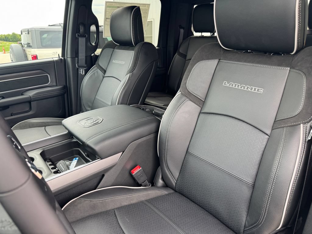 New 2026 RAM 2500 Laramie AWD/4WD image 23