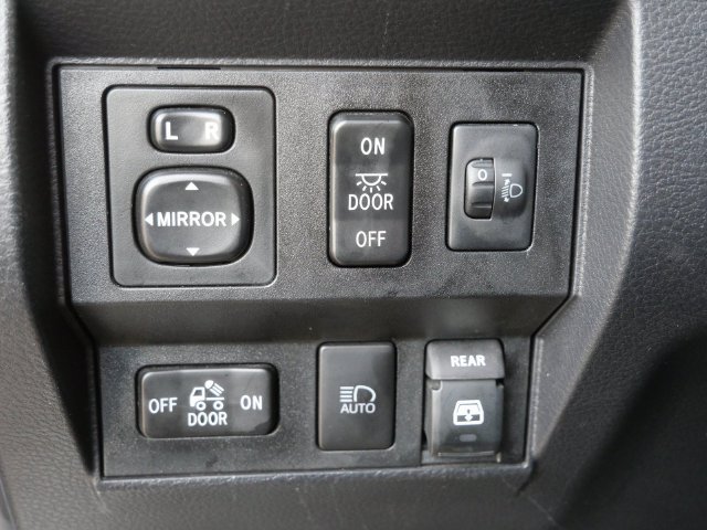 Used 2019 Toyota Tundra SR5 w/ SR5 Upgrade Package AWD/4WD image 9