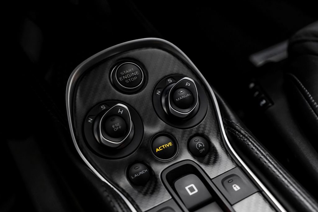 Used 2019 McLaren 600LT RWD image 23