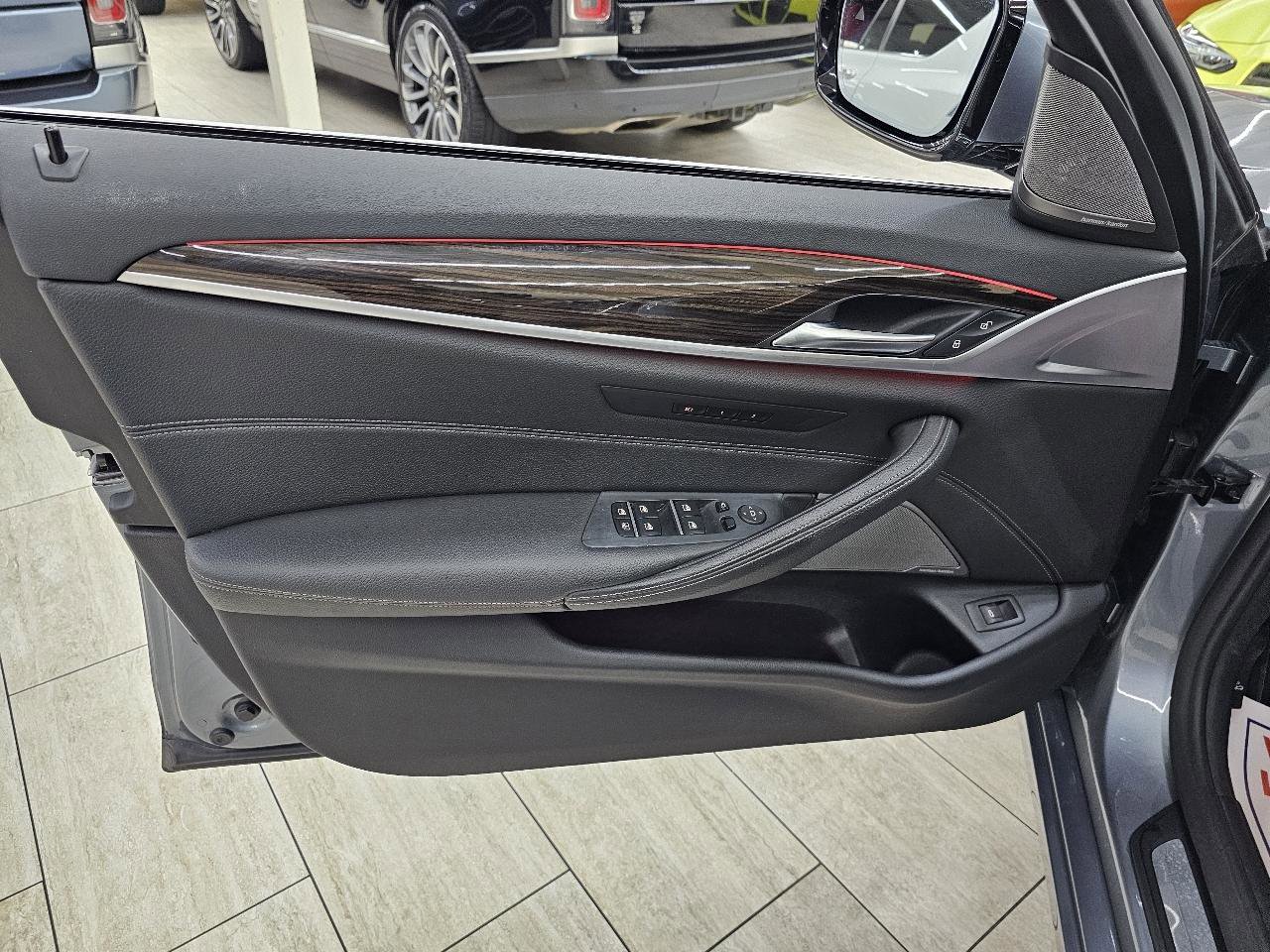 Used 2019 BMW 540i xDrive AWD/4WD image 42