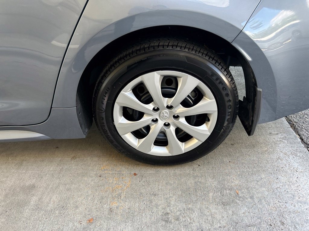 Used 2025 Toyota Corolla LE FWD image 17
