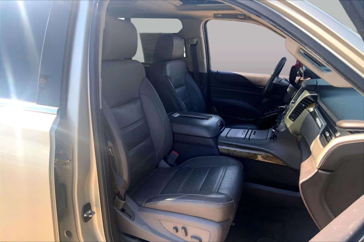 Used 2017 GMC Yukon XL Denali w/ Open Road Package AWD/4WD image 9