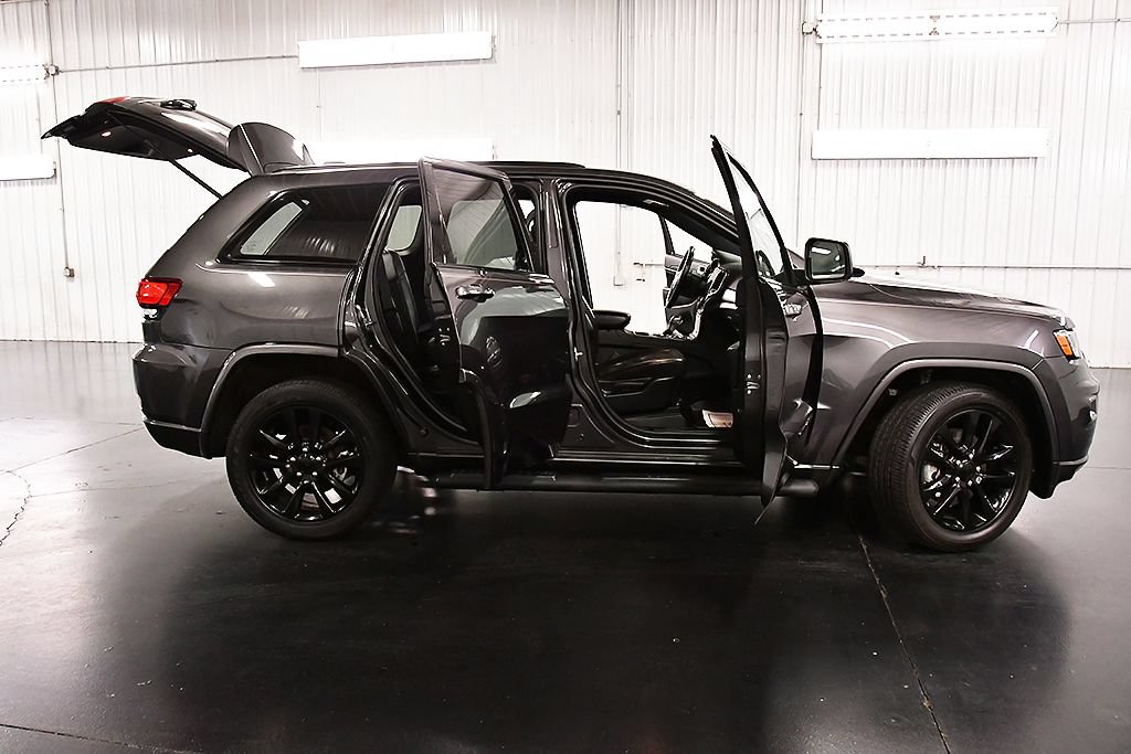 Used 2021 Jeep Grand Cherokee Laredo X AWD/4WD image 29