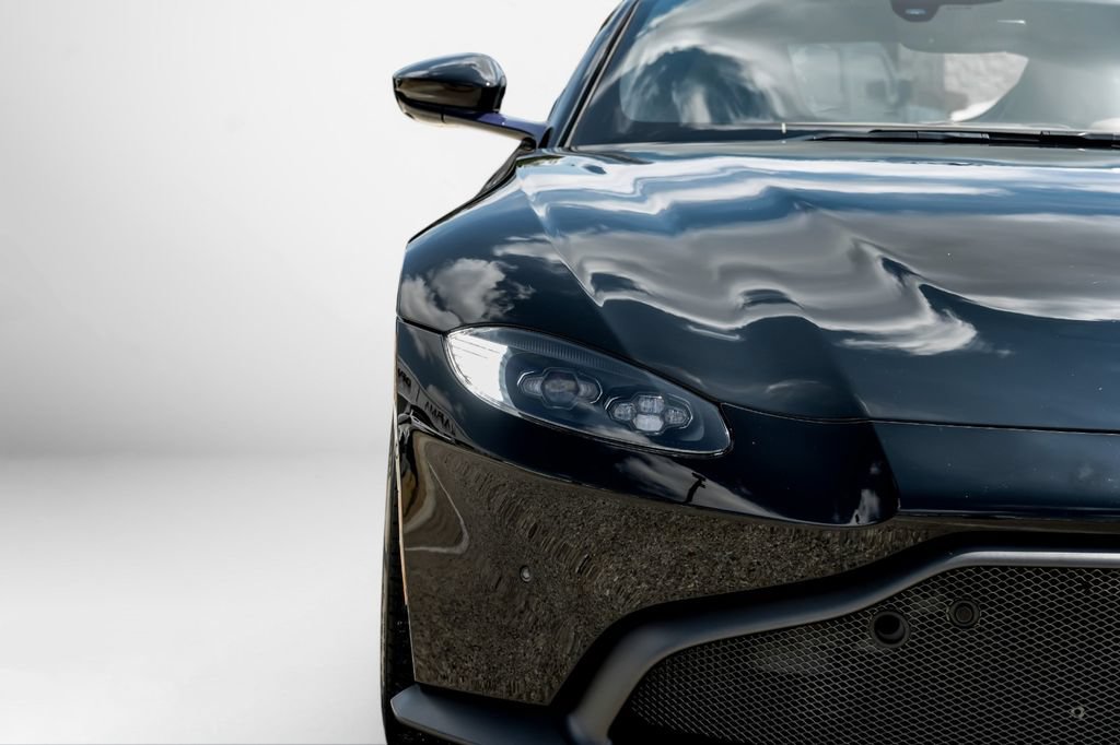 Used 2020 Aston Martin V8 Vantage Coupe RWD image 39