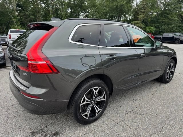 Used 2022 Volvo XC60 B5 Momentum w/ Climate Package AWD/4WD image 5
