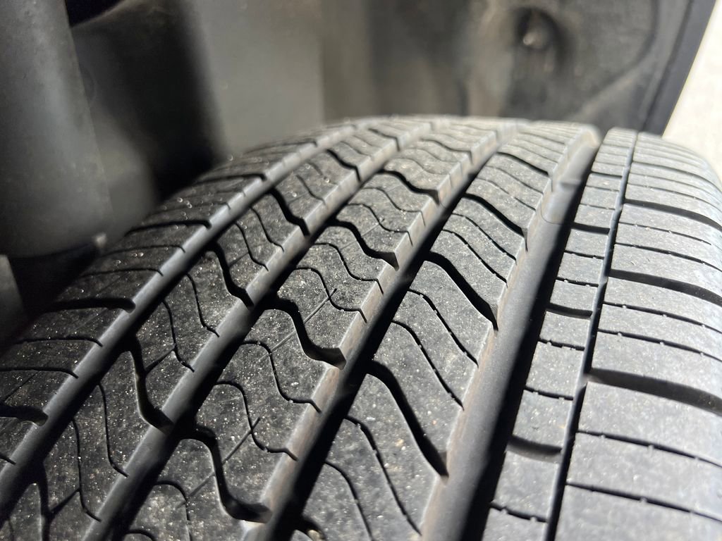 Used 2018 Jeep Cherokee Limited FWD image 10