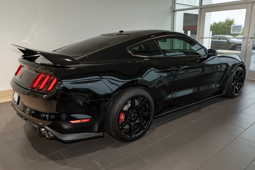 Used 2019 Ford Mustang Shelby GT350R w/ GT350R Equipment Group 920A RWD image 13