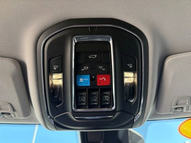 Used 2022 Jeep Grand Cherokee Limited 4xe w/ Luxury Tech Group II AWD/4WD image 24