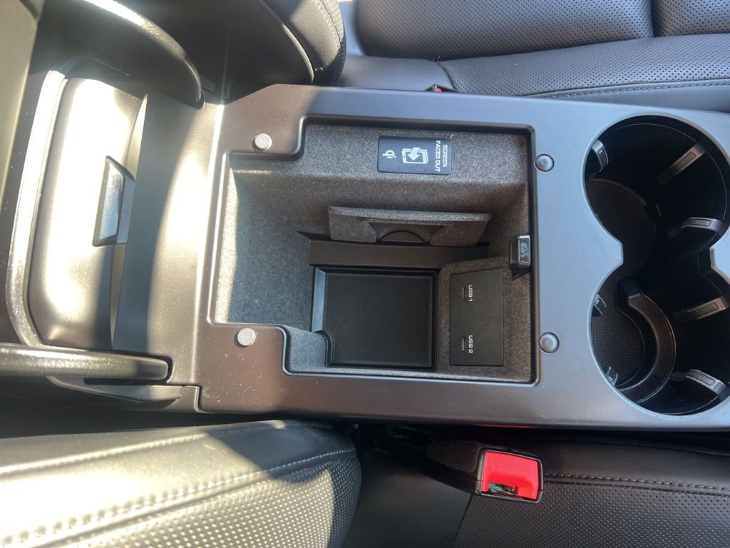 Used 2022 Porsche Macan Base image 26