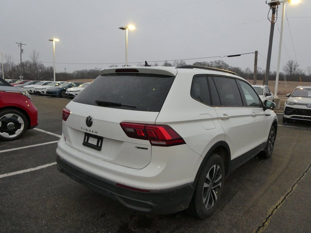 Used 2024 Volkswagen Tiguan S image 3