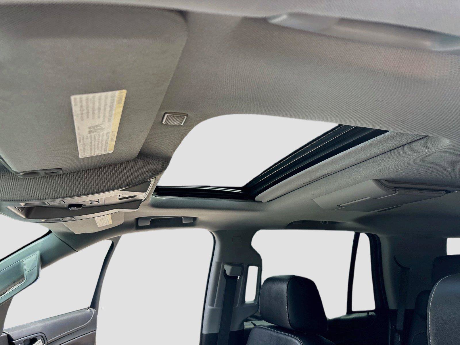 Used 2018 Chevrolet Tahoe Premier AWD/4WD image 35