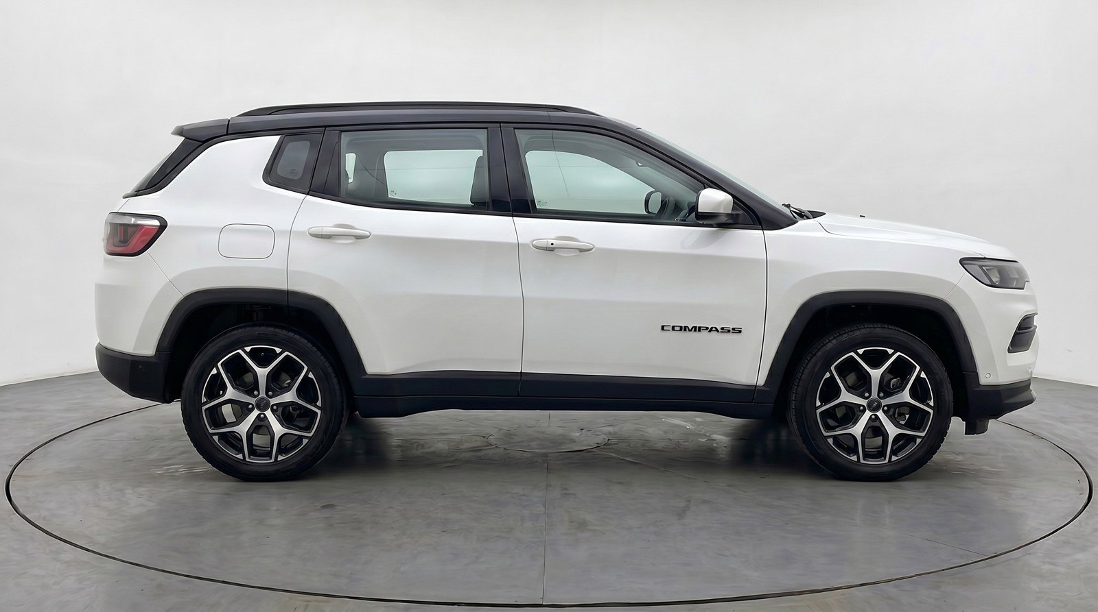 Used 2025 Jeep Compass Limited AWD/4WD image 11