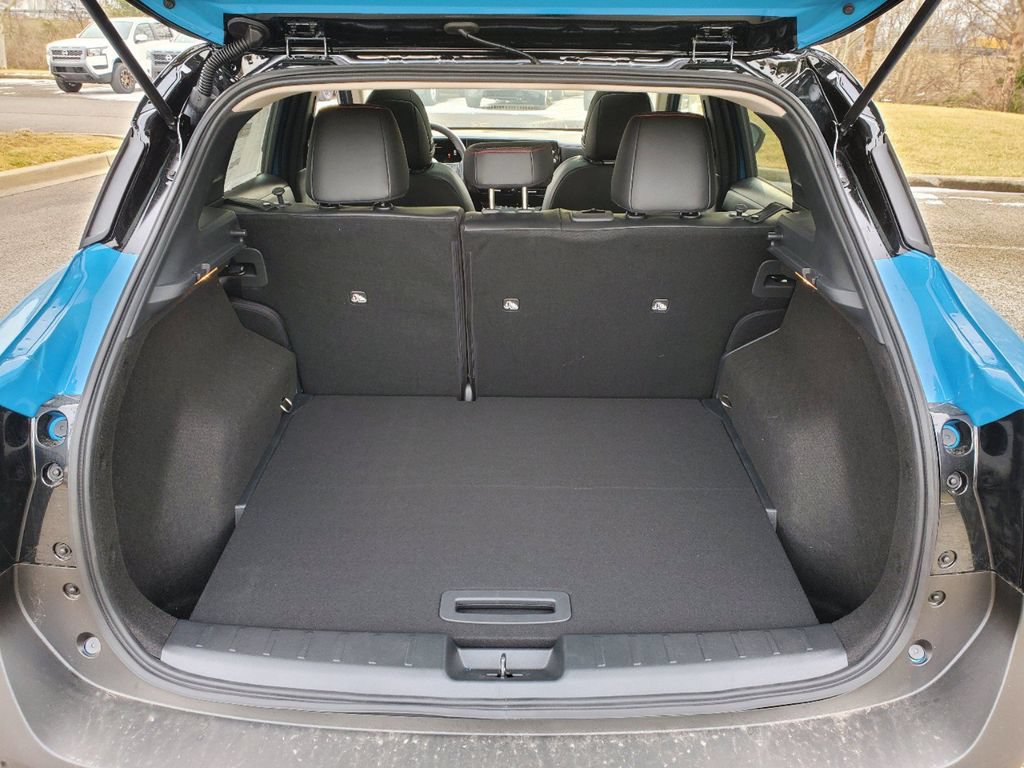 New 2026 Nissan Kicks SR w/ SR Premium Package FWD image 8