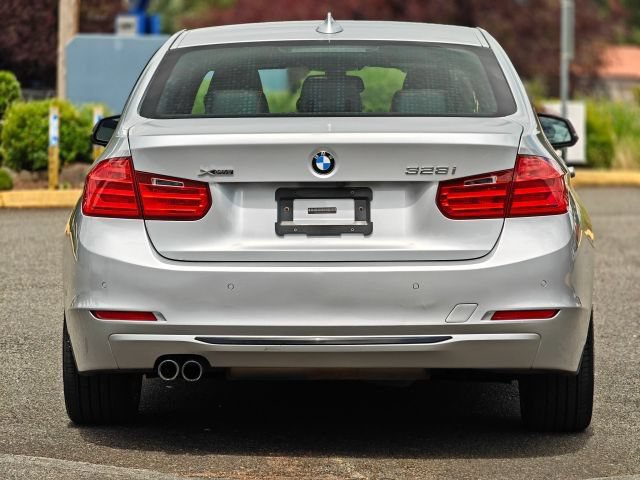 Used 2013 BMW 328i xDrive Sedan AWD/4WD image 7