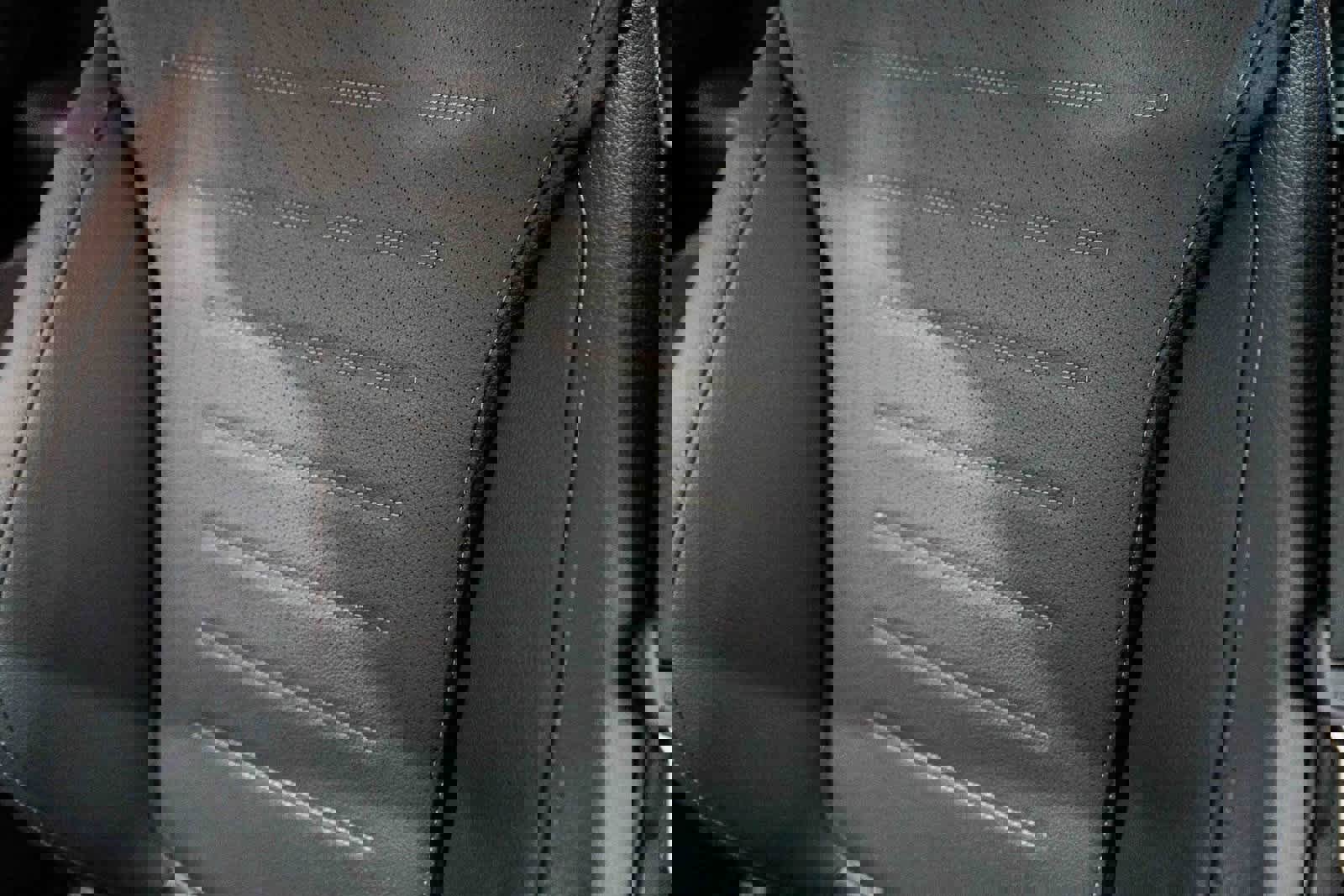 Used 2025 Mercedes-Benz C 300 Sedan image 26