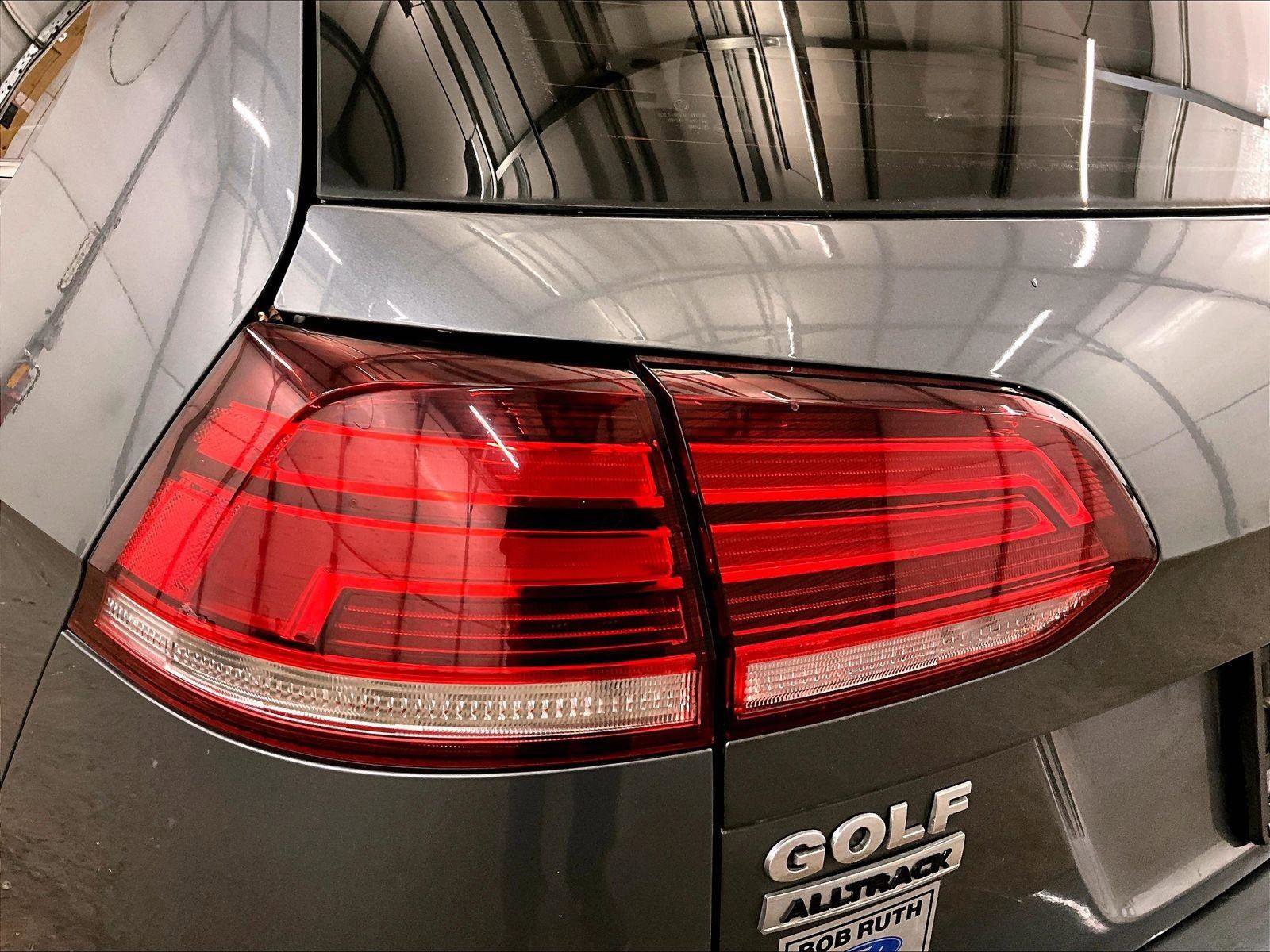 Used 2018 Volkswagen Golf Alltrack AWD/4WD image 29