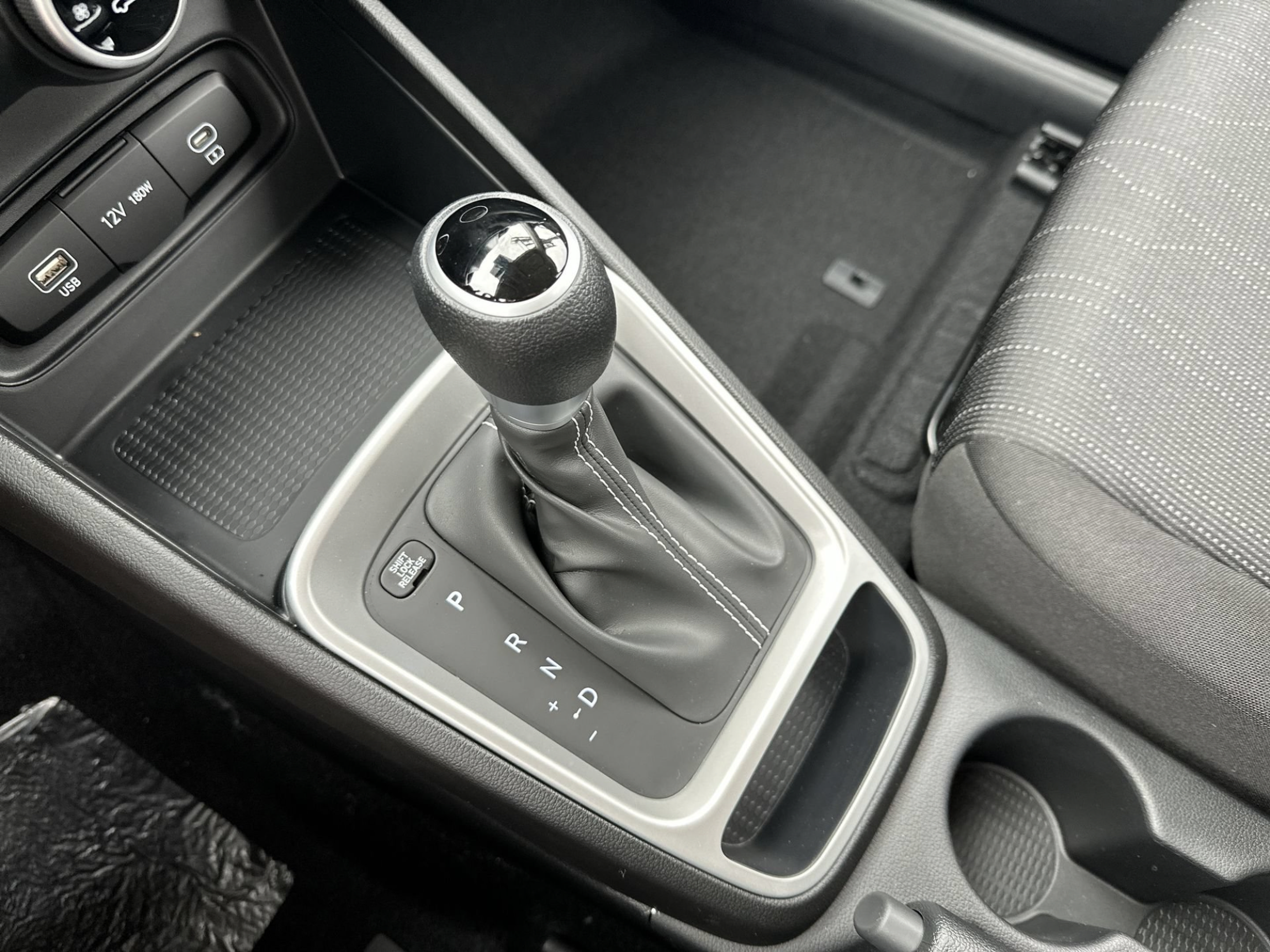 New 2026 Hyundai Venue SE FWD image 19