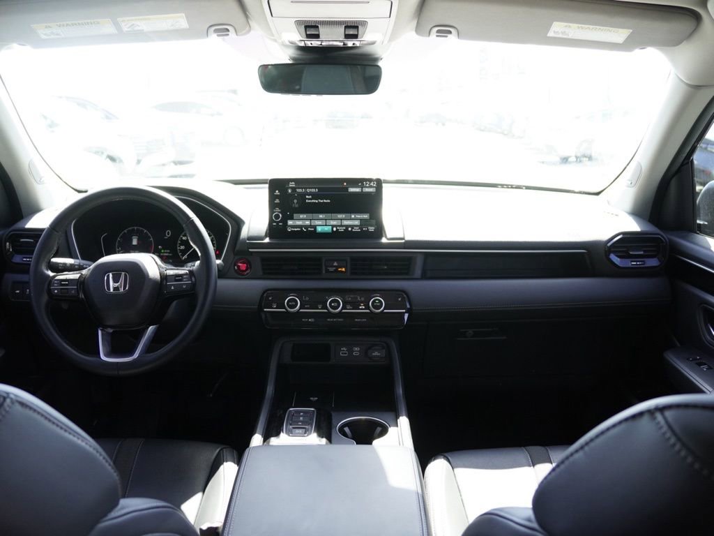 Used 2025 Honda Pilot Touring image 21