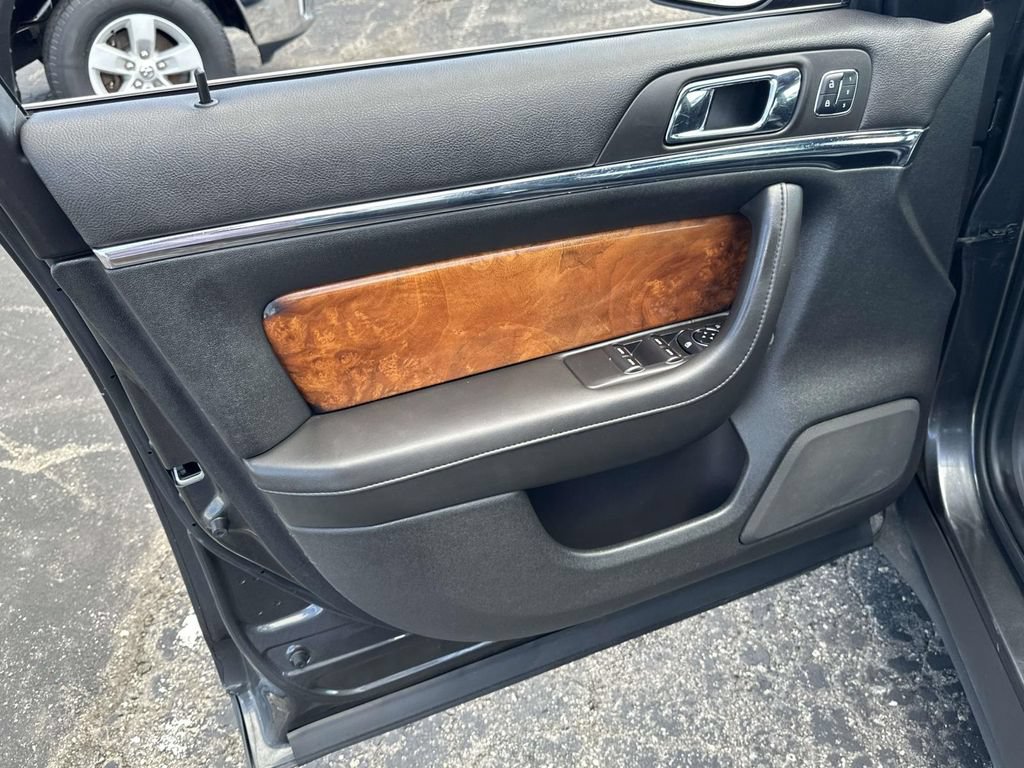 Used 2015 Lincoln MKS AWD w/ Equipment Group 101A image 17