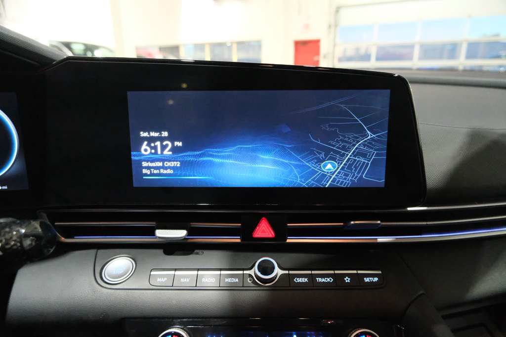 Used 2025 Hyundai Elantra SEL FWD image 26