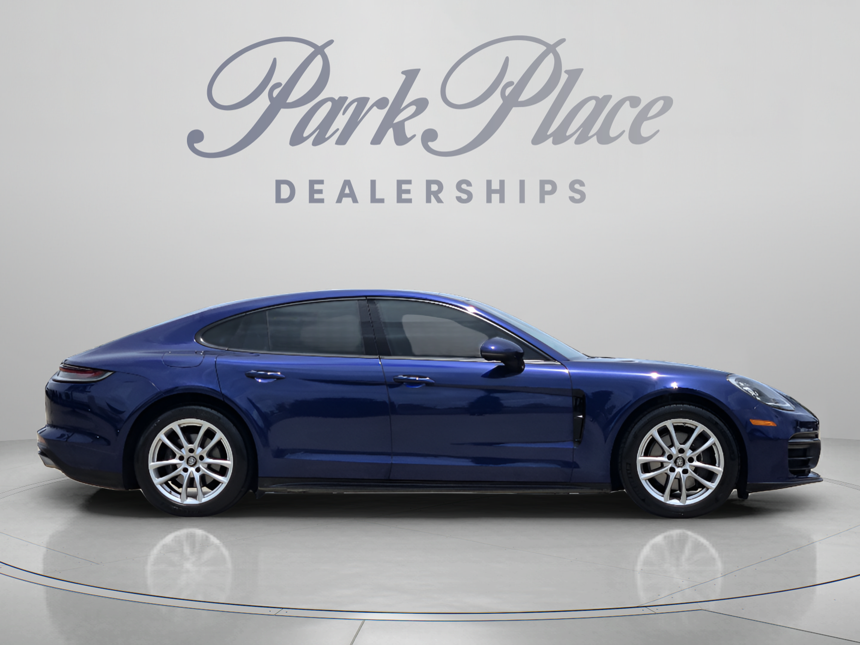 Used 2022 Porsche Panamera image 6