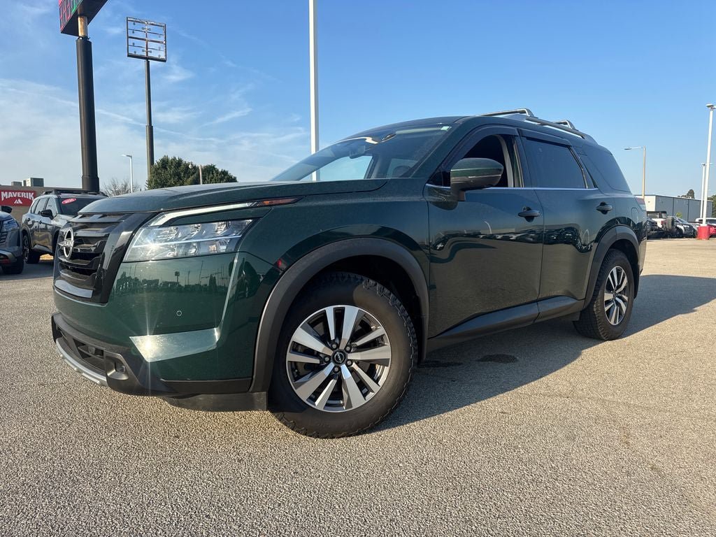 Used 2023 Nissan Pathfinder SL w/ Lighting Package (N92)