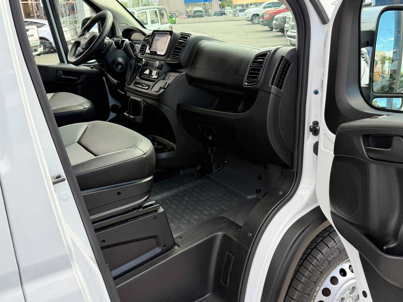 Used 2025 RAM ProMaster 2500 w/ Convenience Group FWD image 28