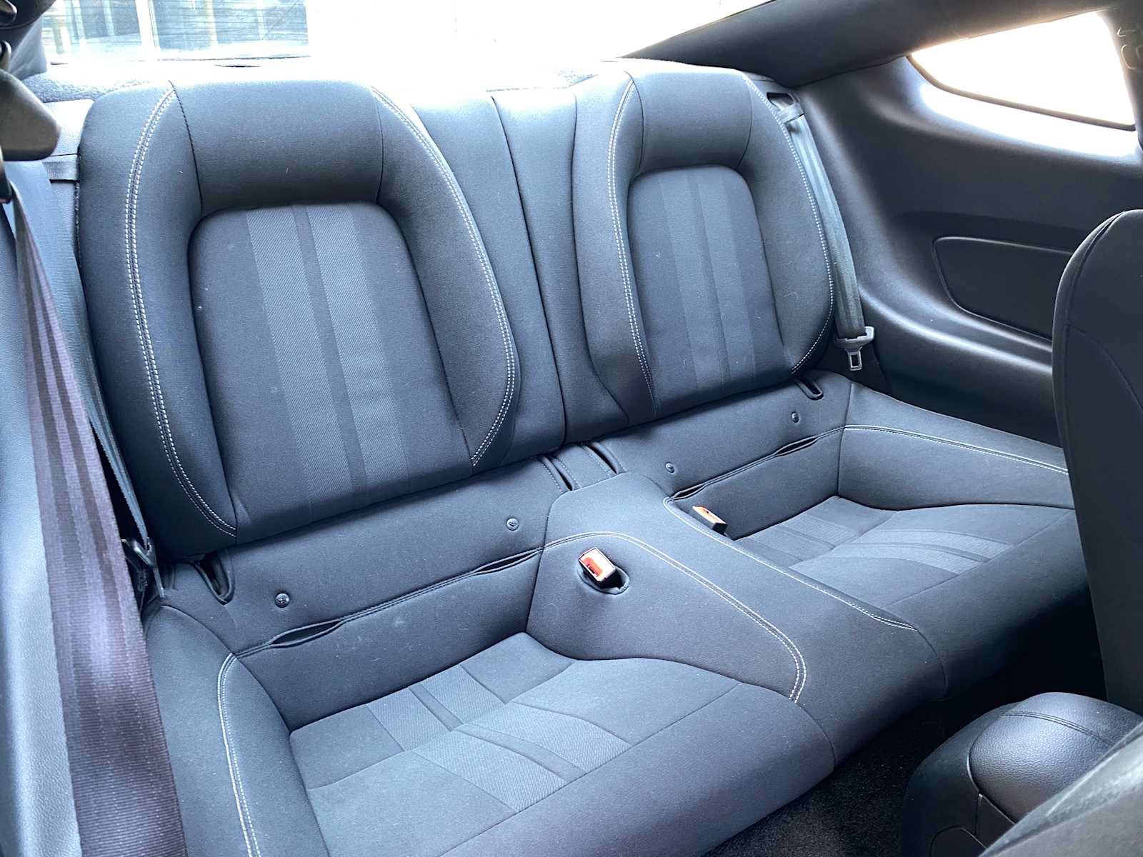Used 2018 Ford Mustang Coupe RWD image 27
