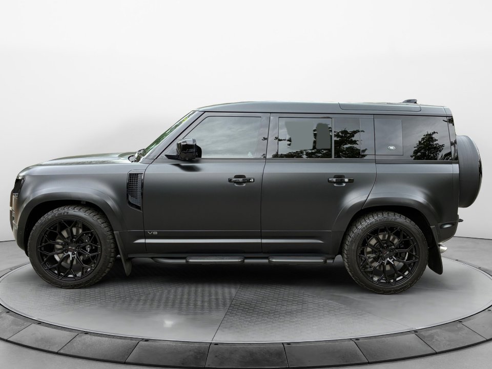 Used 2023 Land Rover Defender 110 AWD/4WD image 4