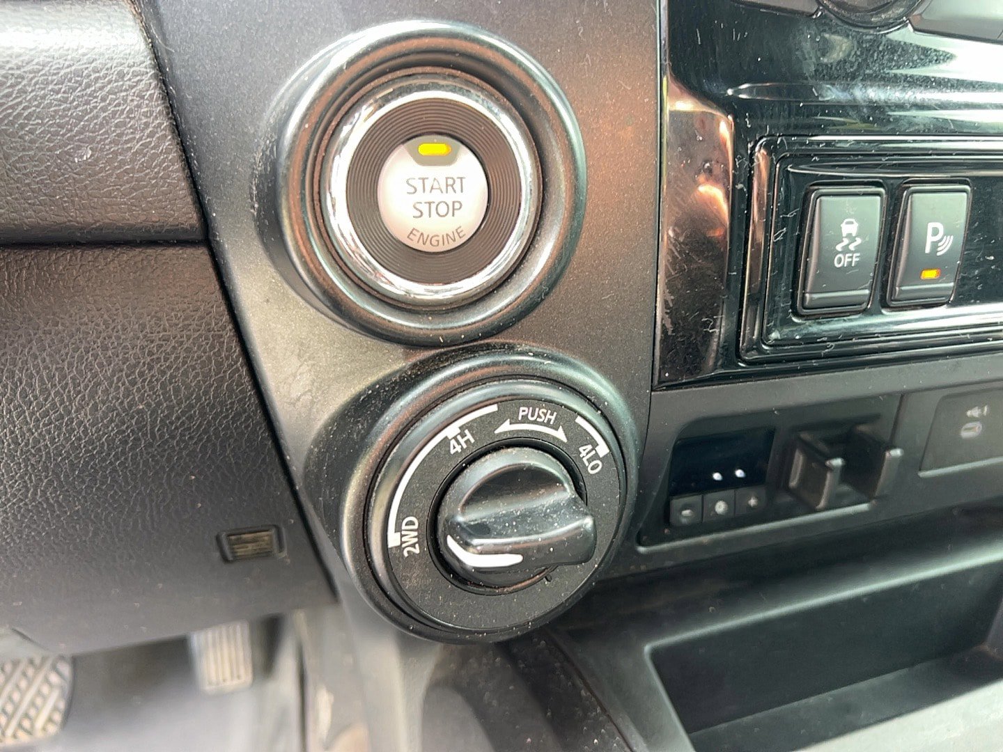 Used 2021 Nissan Titan PRO-4X w/ Pro-4x Utility Package AWD/4WD image 19