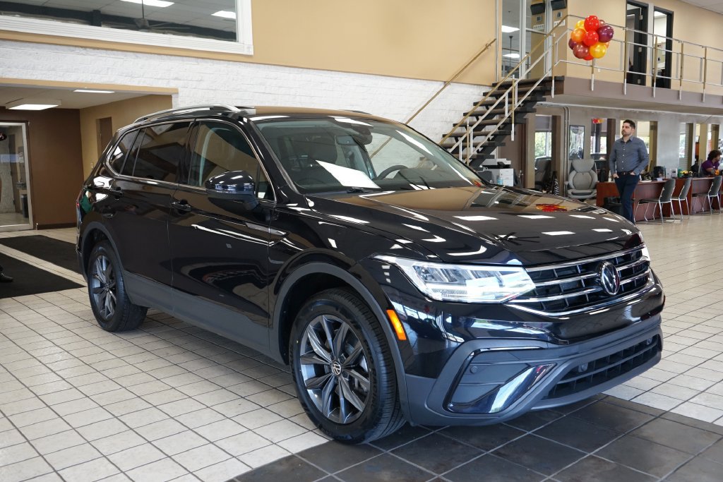 Used 2022 Volkswagen Tiguan SE FWD image 17
