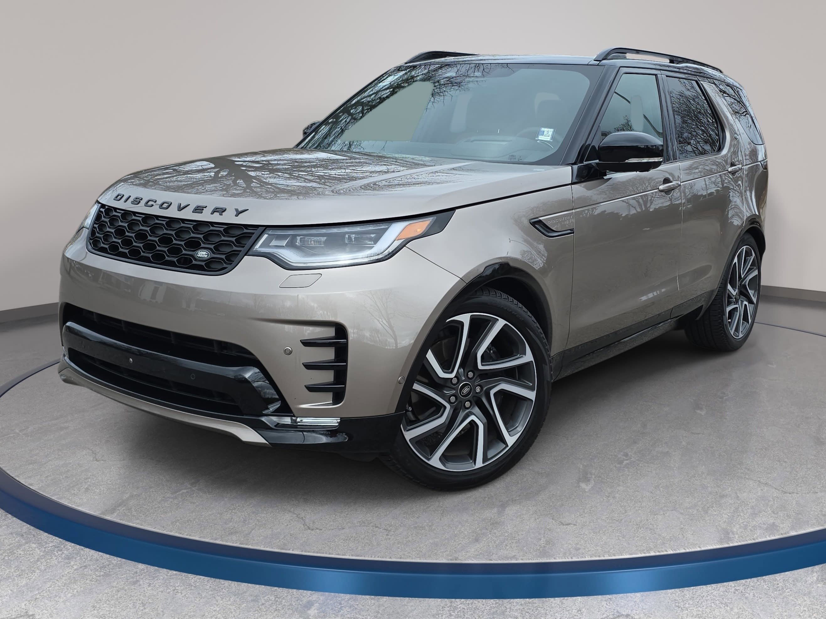 Certified 2025 Land Rover Discovery Dynamic SE