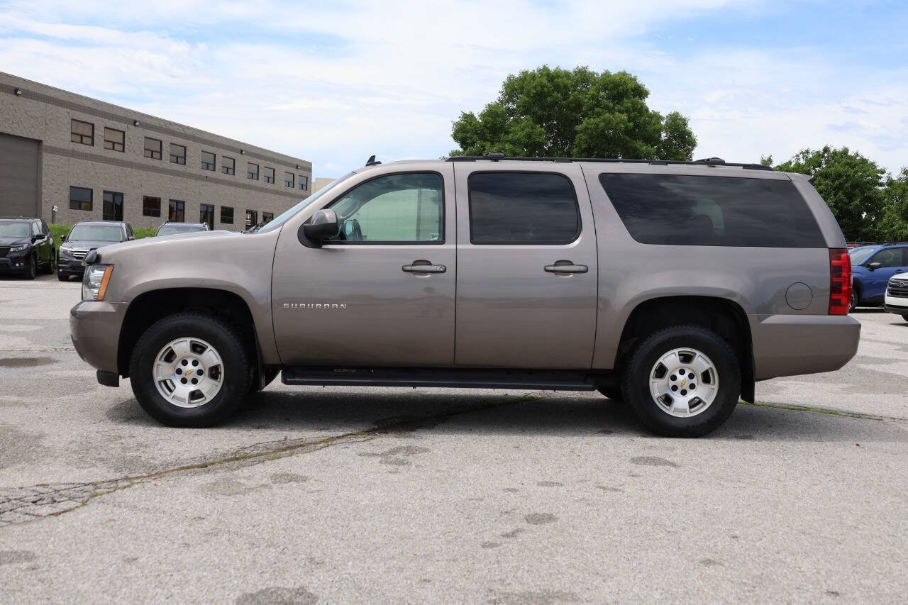 Used 2013 Chevrolet Suburban LS w/ Convenience Package 1 AWD/4WD image 8