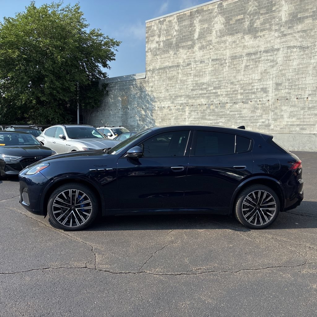 Used 2023 Maserati Grecale Modena AWD/4WD image 3