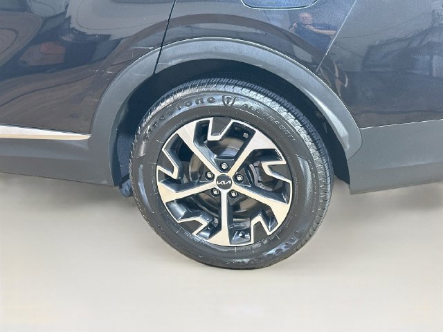 Used 2023 Kia Sportage EX AWD/4WD image 5