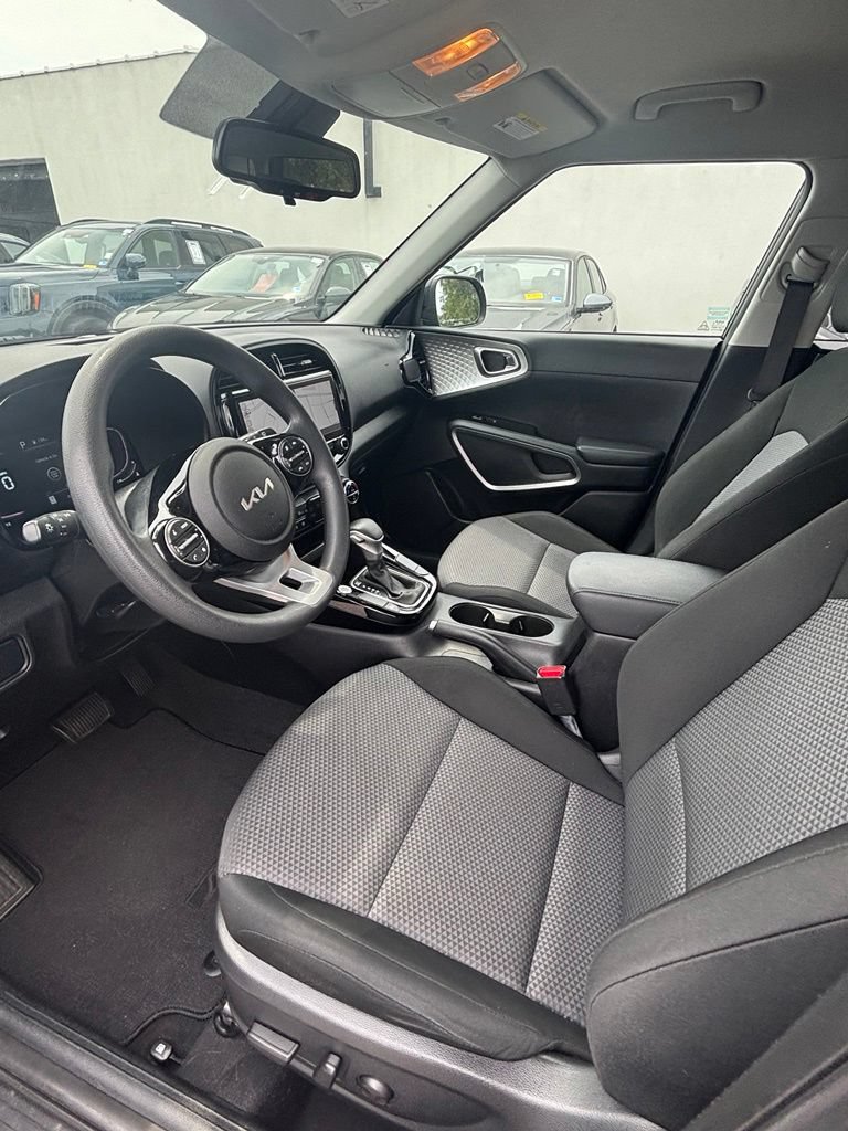 Used 2023 Kia Soul S FWD image 12