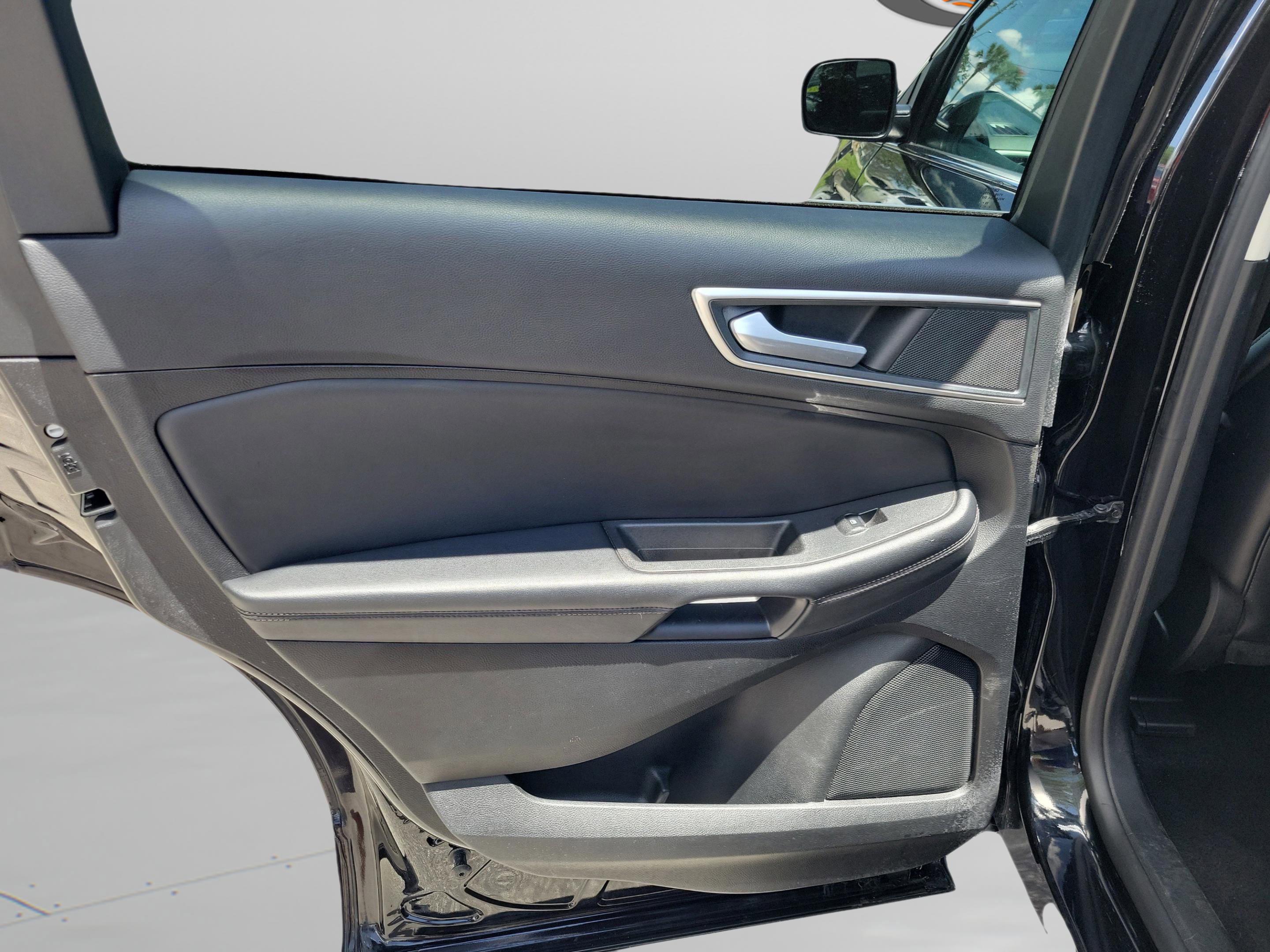Used 2024 Ford Edge SEL AWD/4WD image 11