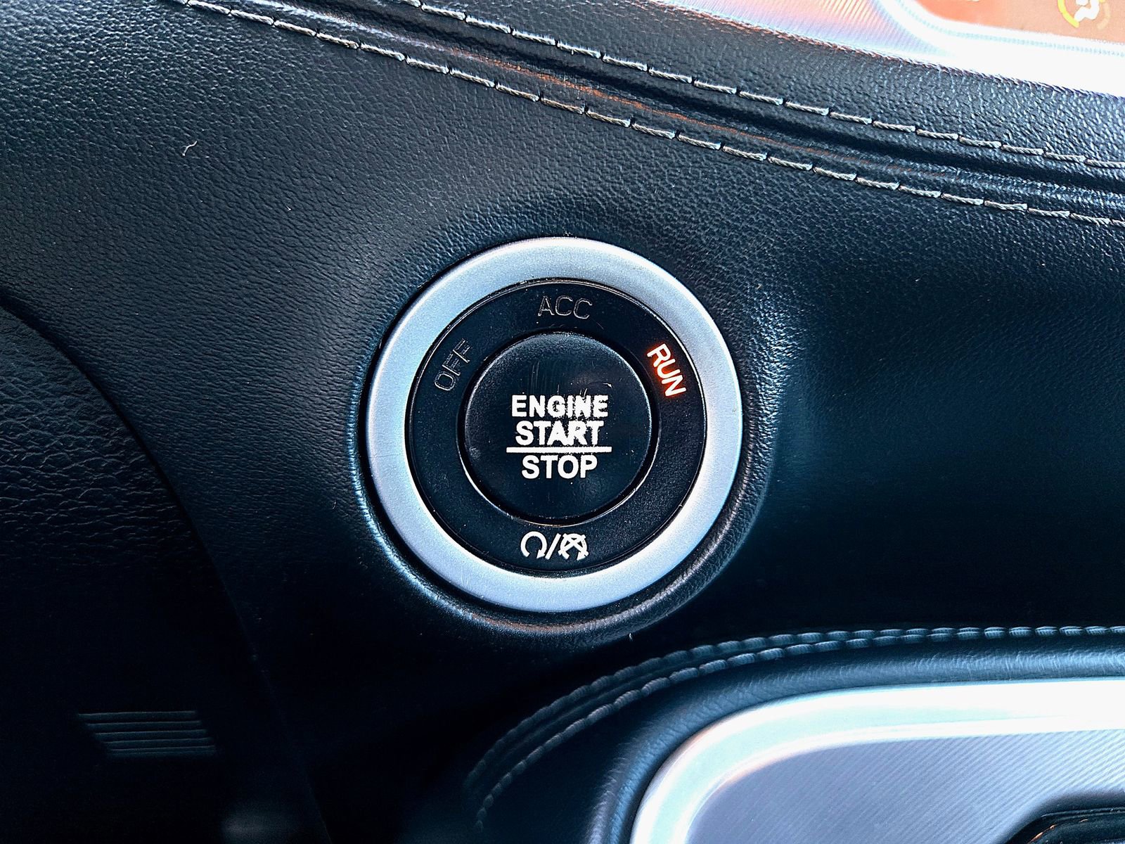 Used 2022 Dodge Challenger SXT w/ Plus Package image 20