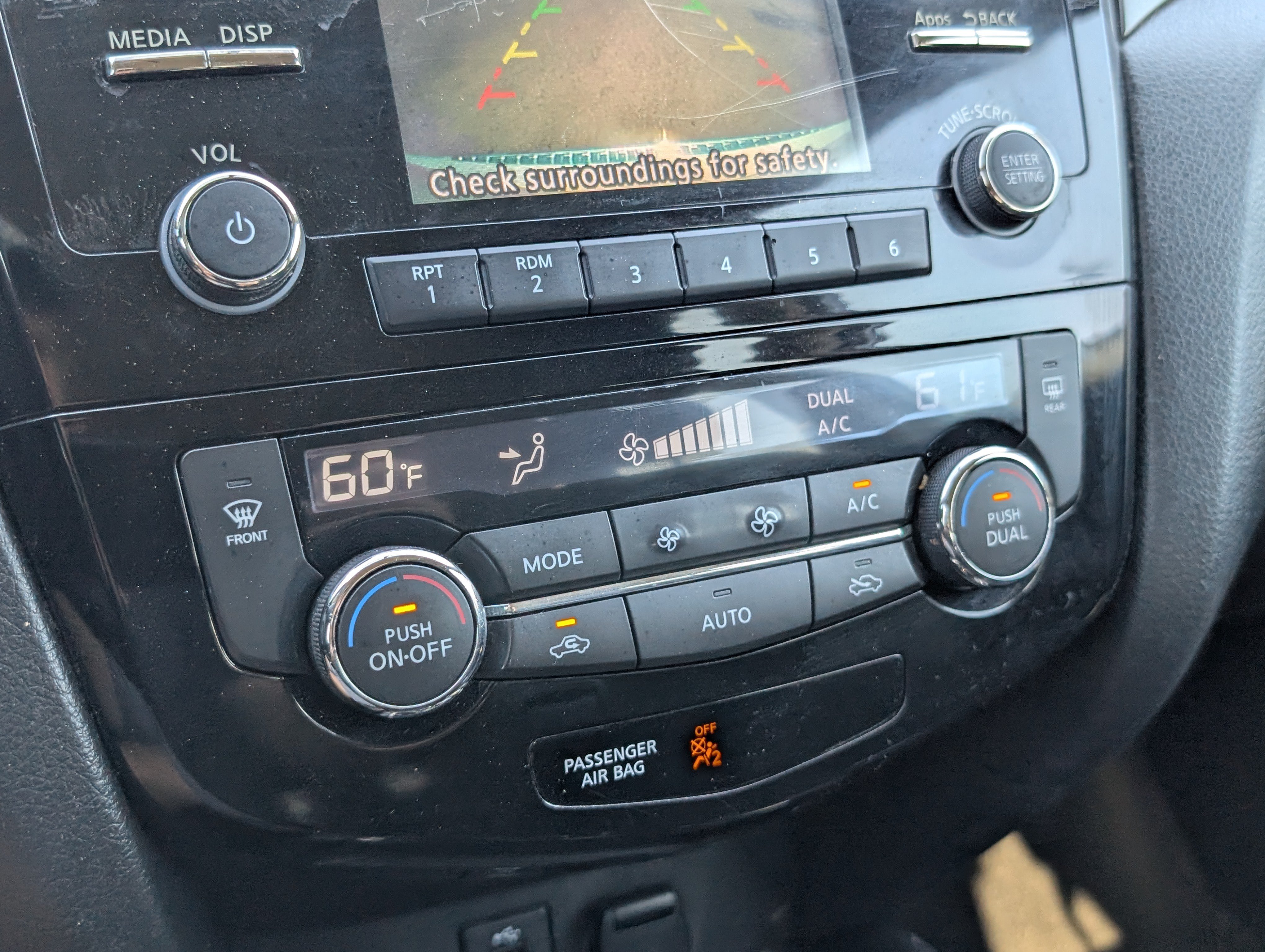 Used 2015 Nissan Rogue SV FWD image 16