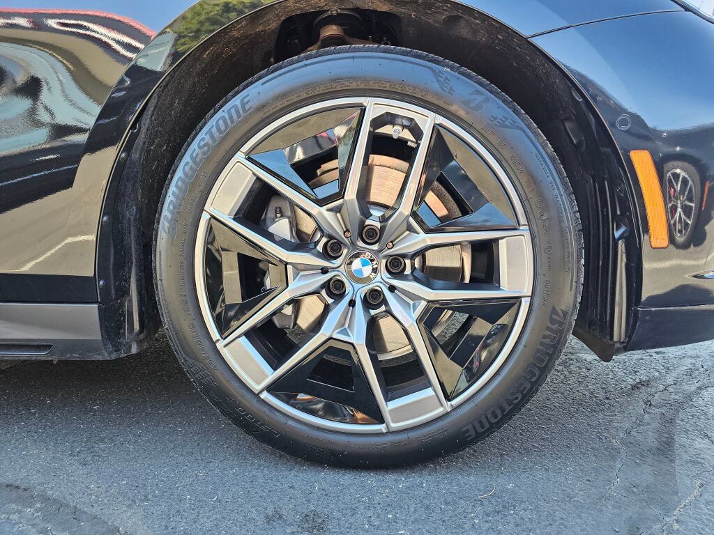 Used 2026 BMW 530i xDrive w/ Premium Package AWD/4WD image 9