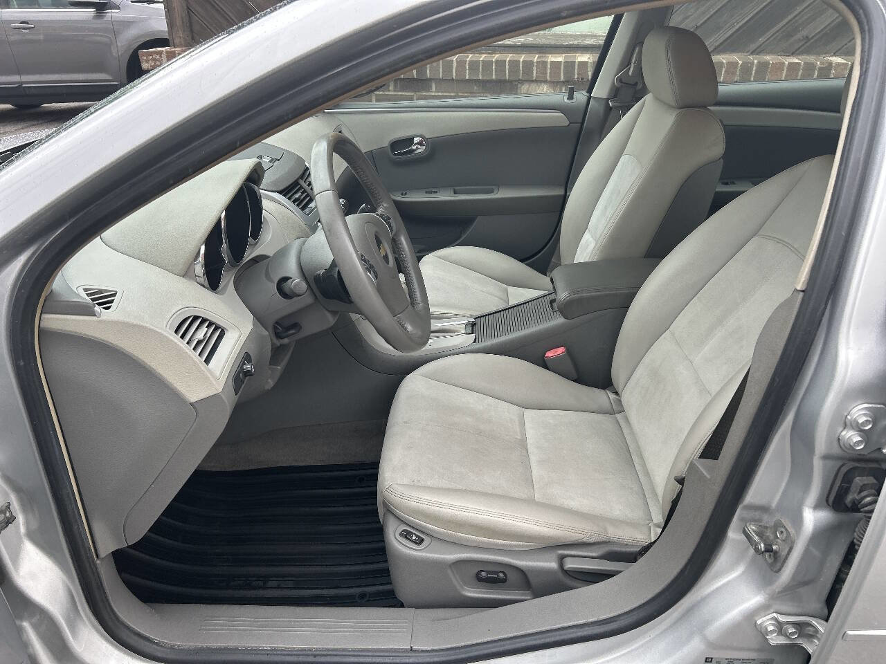 Used 2009 Chevrolet Malibu LT w/ HFV6 Engine Package FWD image 9