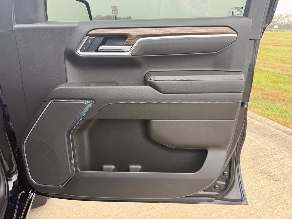 Used 2025 Chevrolet Silverado 1500 LT AWD/4WD image 20