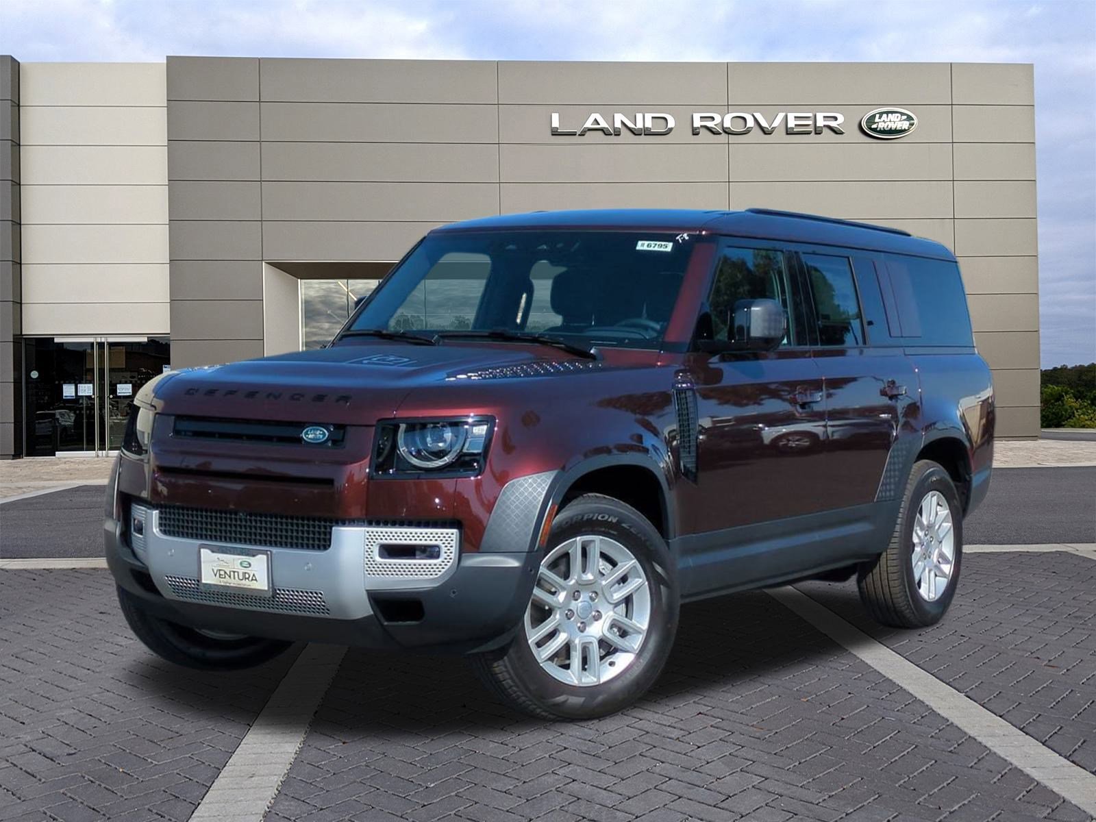 New 2025 Land Rover Defender 130 S image 1